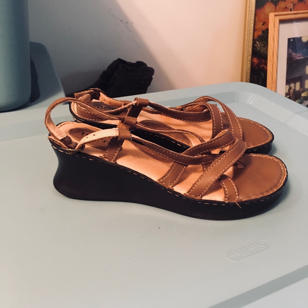 Born sandals